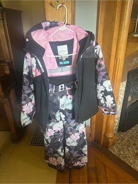 Roxy Girl DryFlight 10K Floral Ski Snowboard Jacket & Snow Pants Set